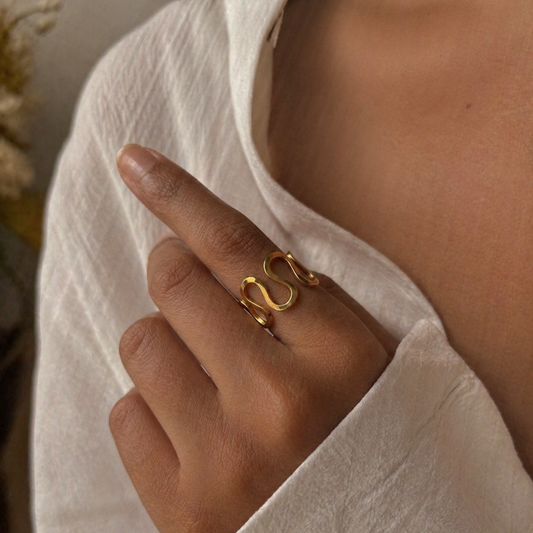 Curve ring