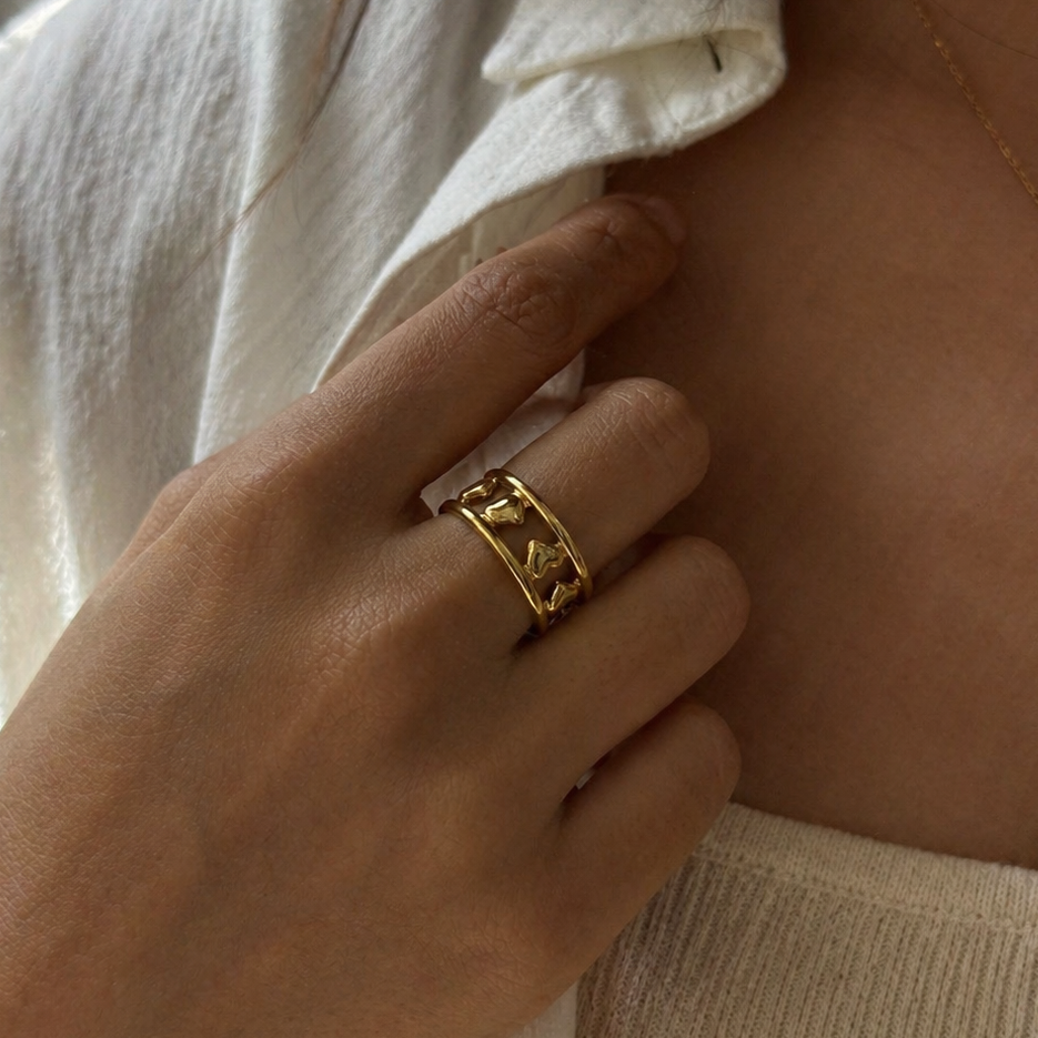 Hearts around ring