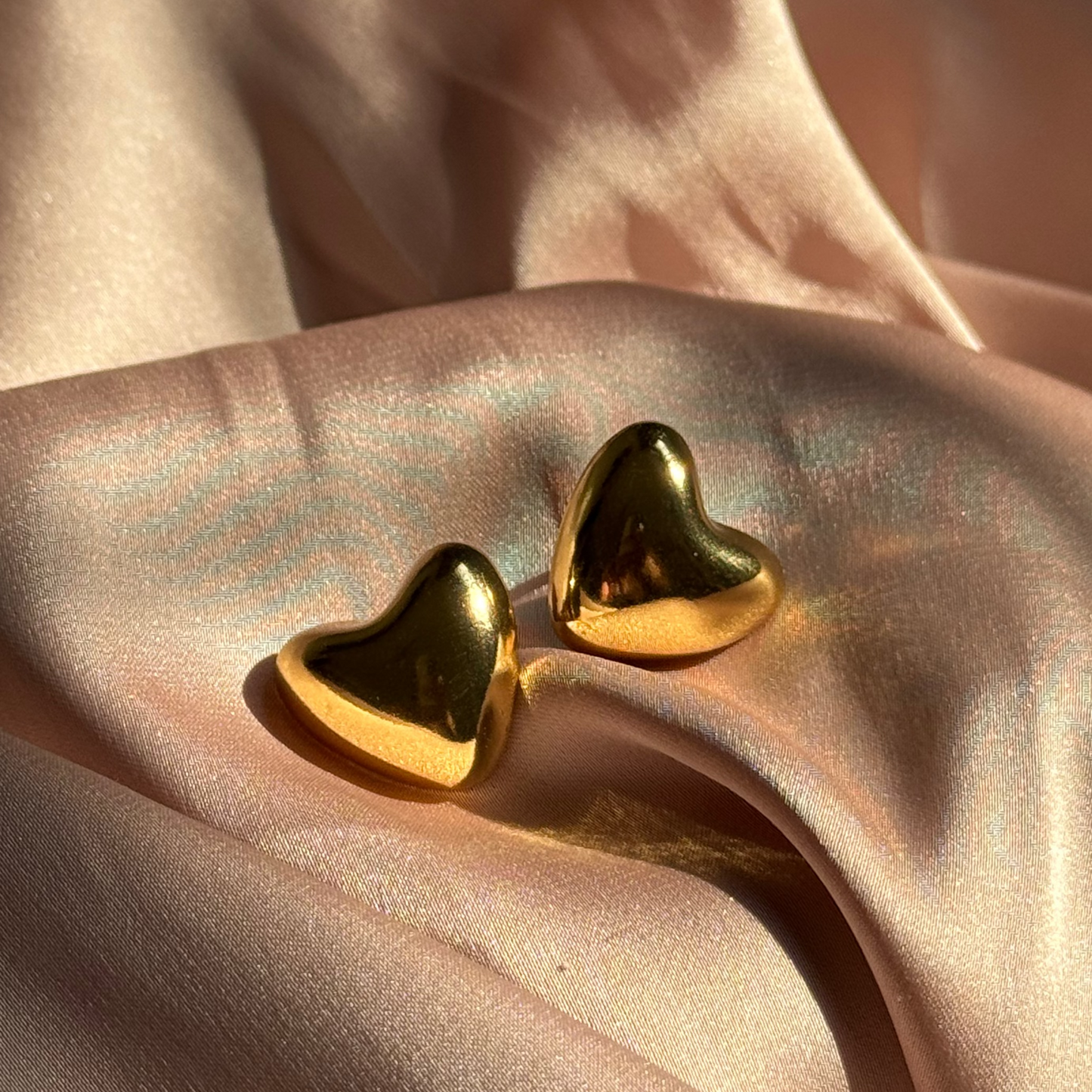 Sweetheart studs
