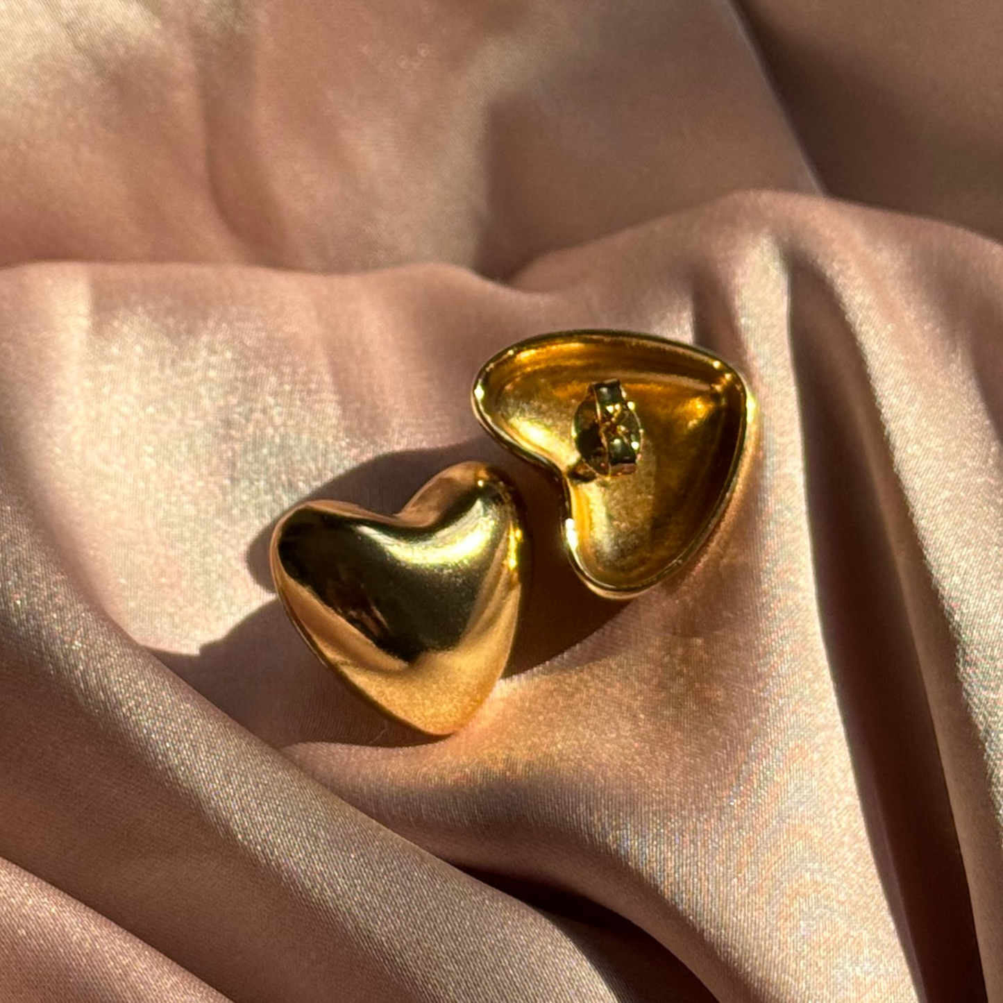 Sweetheart studs